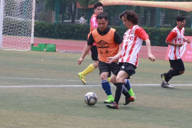 训练直击｜5月6日，中国U-17男足进行赛后恢复训练